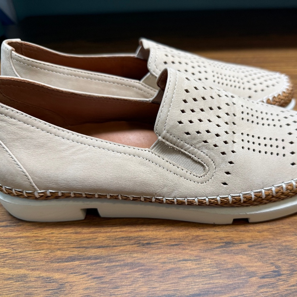 Women's L'Amour Des Pieds Stazzema slip ons size 10 M